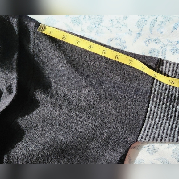 Patagonia Lambs Wool Blend Cardigan Sweater Black Gray Stripes sz M - Picture 6 of 9